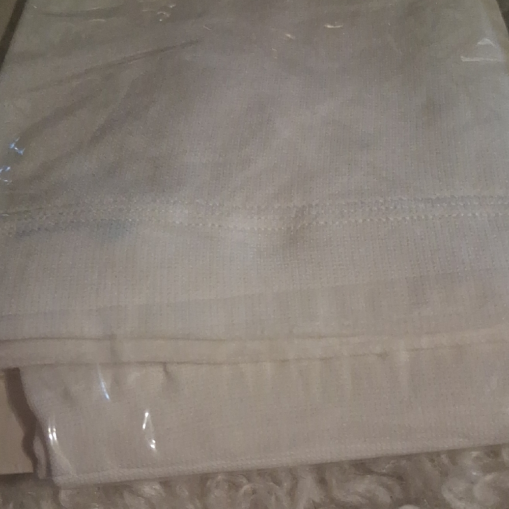 White Anti-Embolism Compression Stockings - Picture 11 of 12